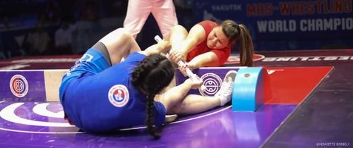 Модон барилдааны монгол хүчтэн